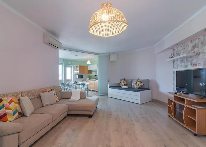 Patio Da Rocha - Silhueta Citadina